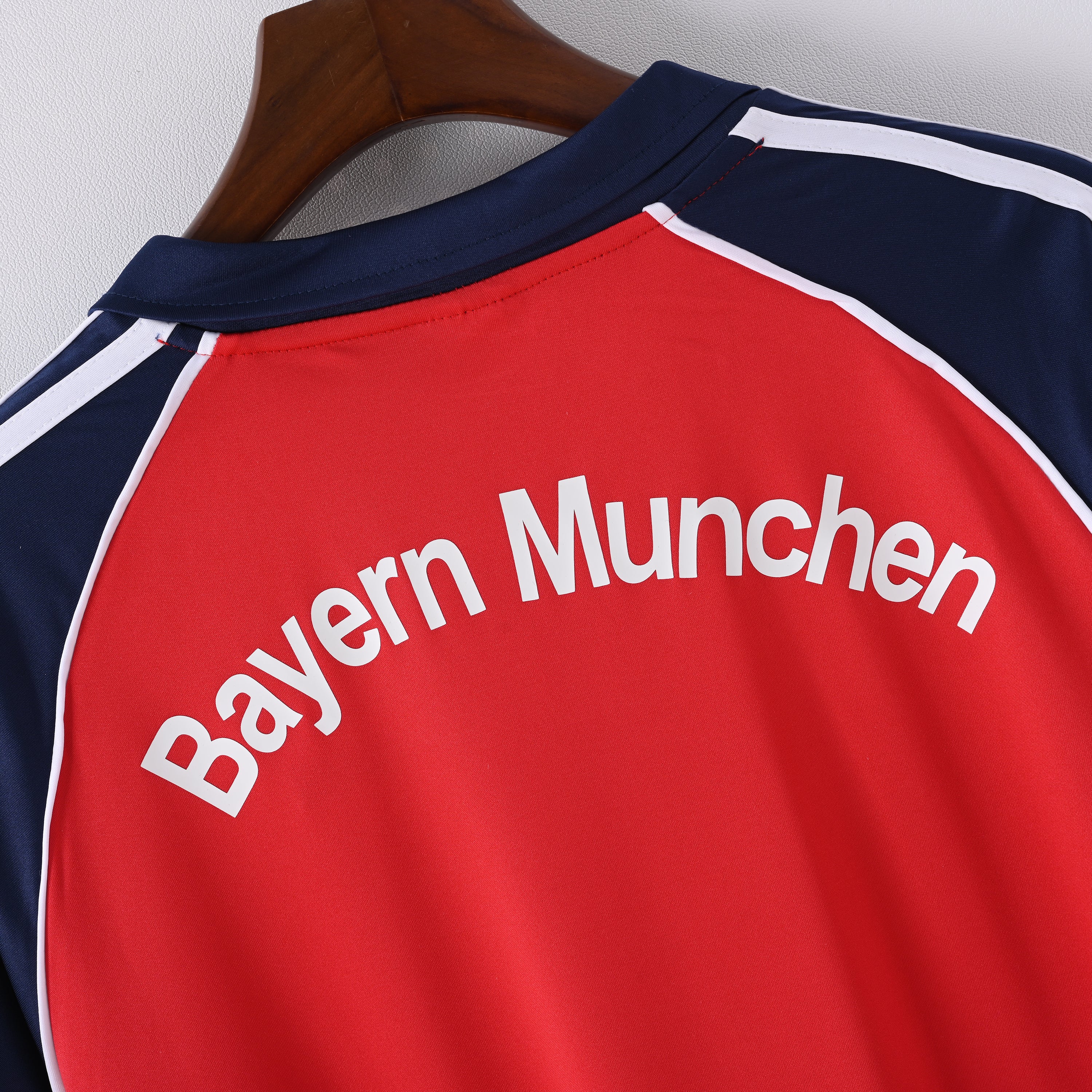 Bayern Munich 99-00 home kit