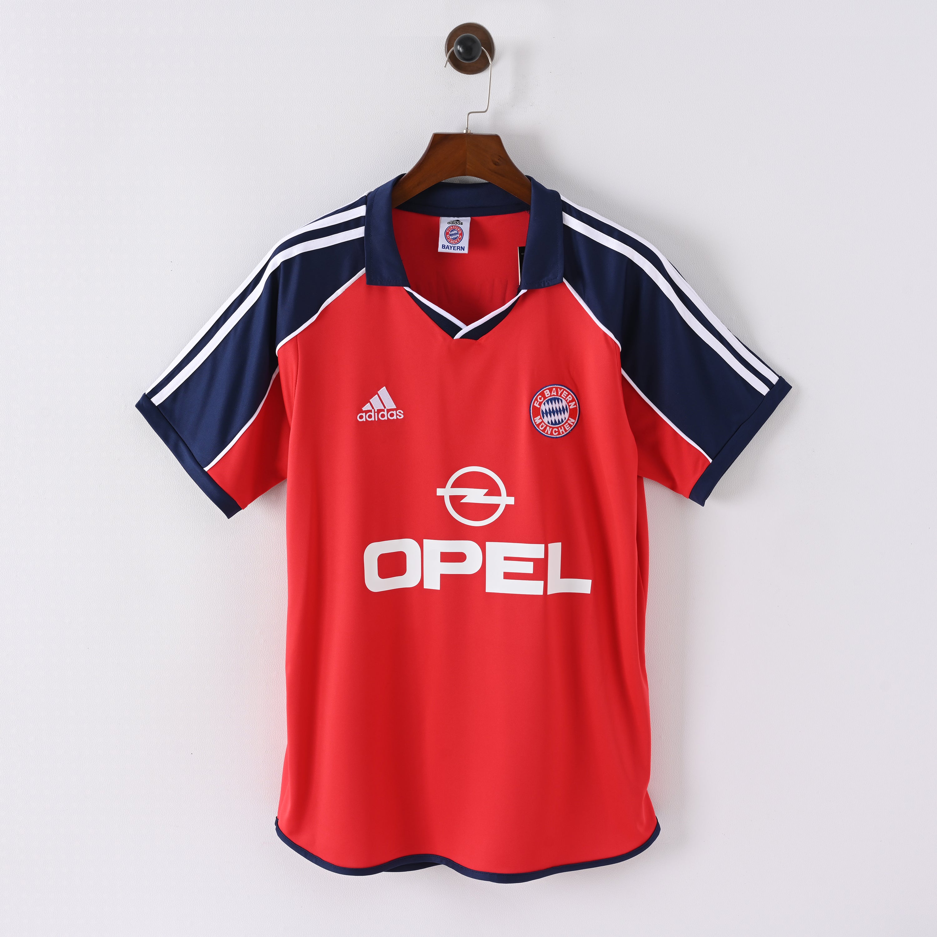 Bayern Munich 99-00 home kit