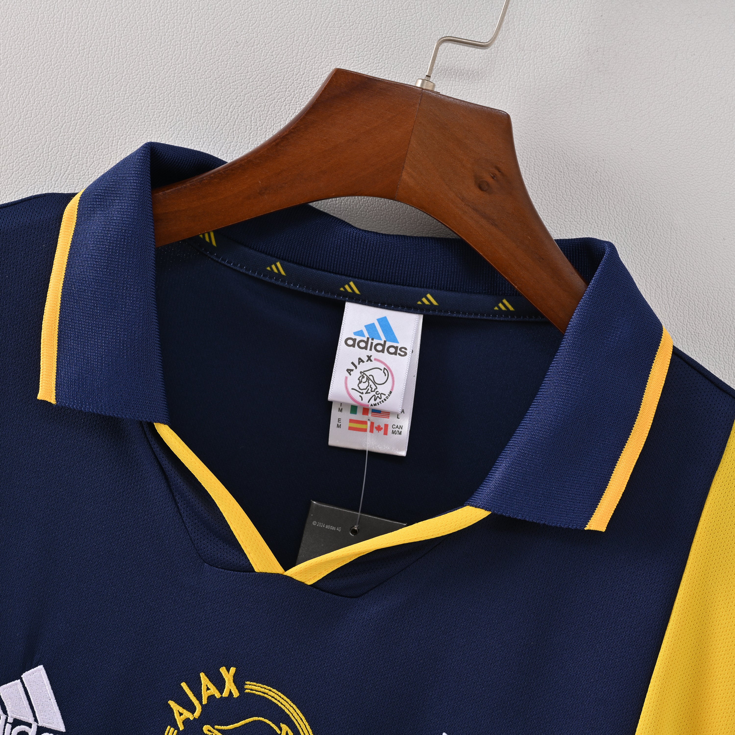 Ajax 01-02 Home