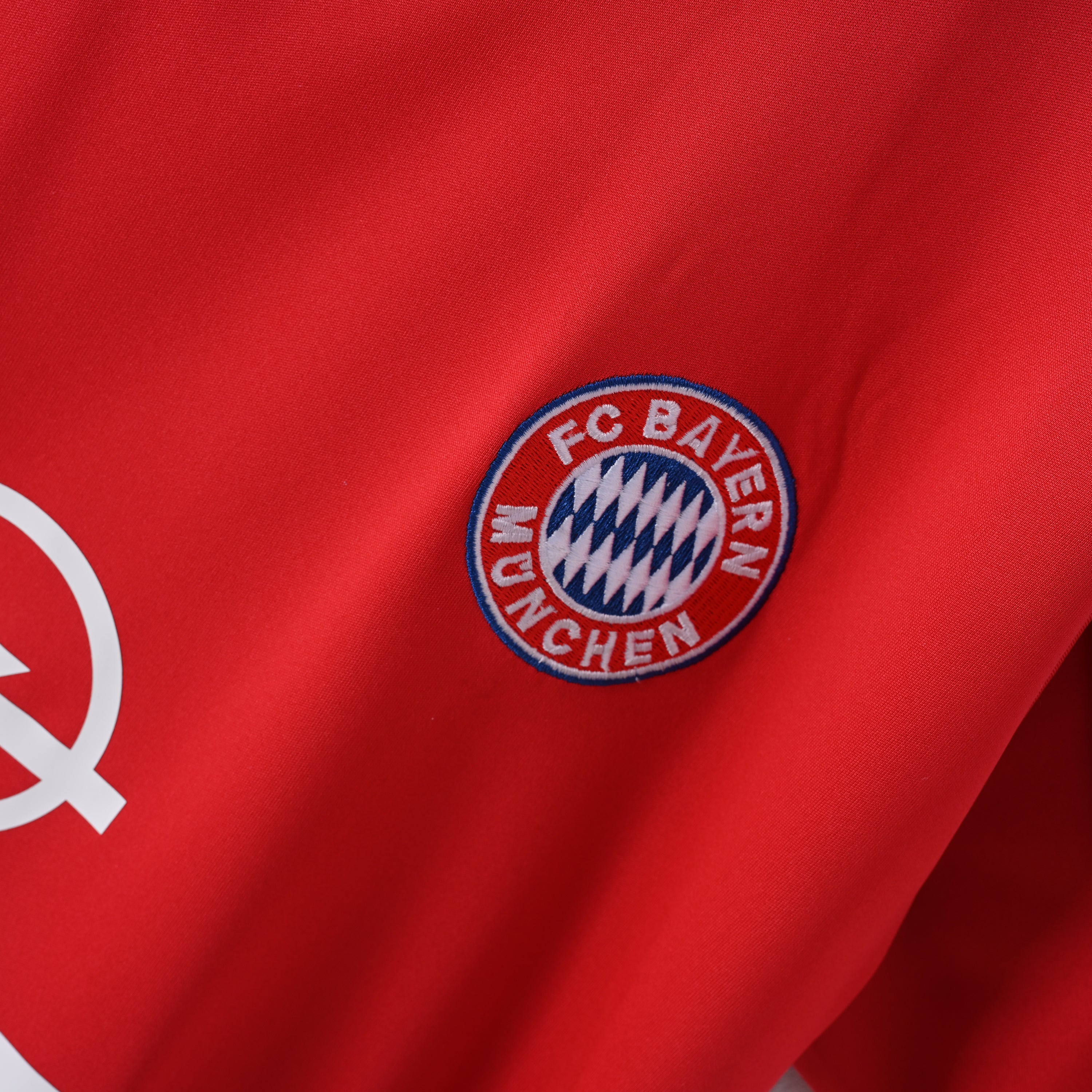 Bayern Munich 99-00 home kit