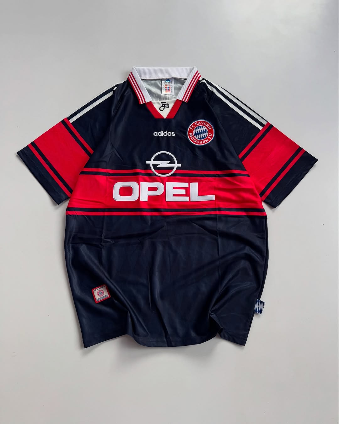 Bayern Munich 97-99 Home