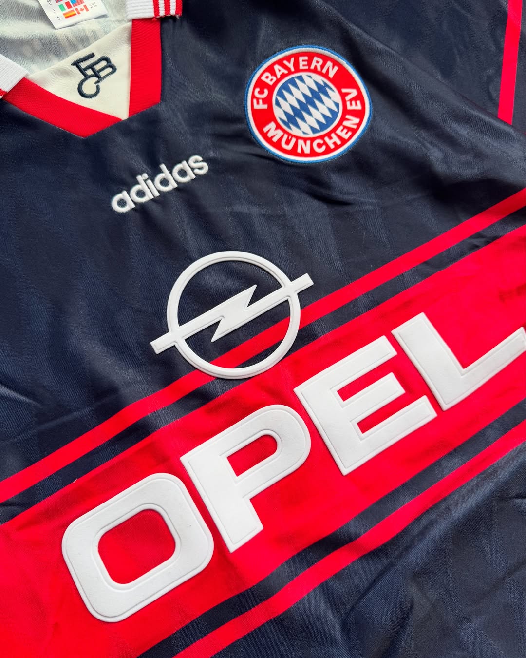 Bayern Munich 97-99 Home