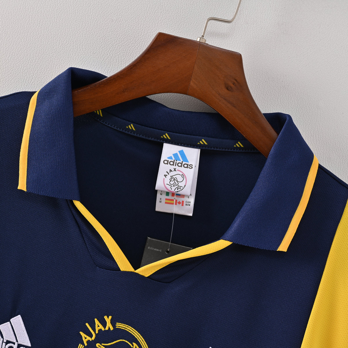 Ajax 01-02 Home
