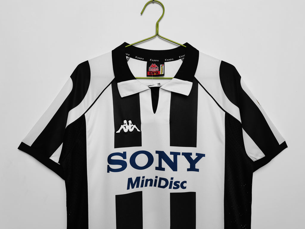 Juventus 97-98 Home