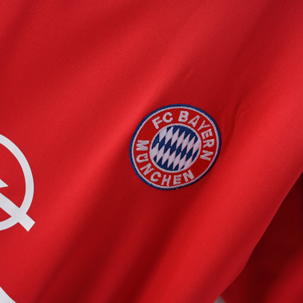 Bayern Munich 99-00 home kit
